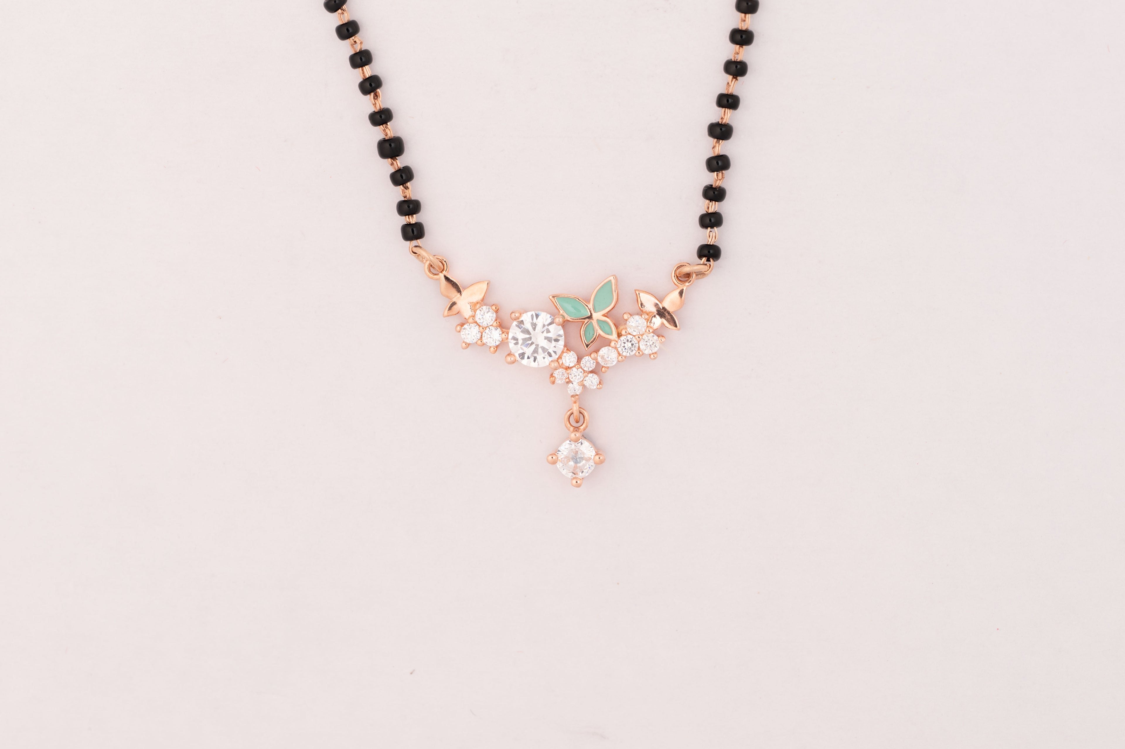 Petal charm (Rose gold)