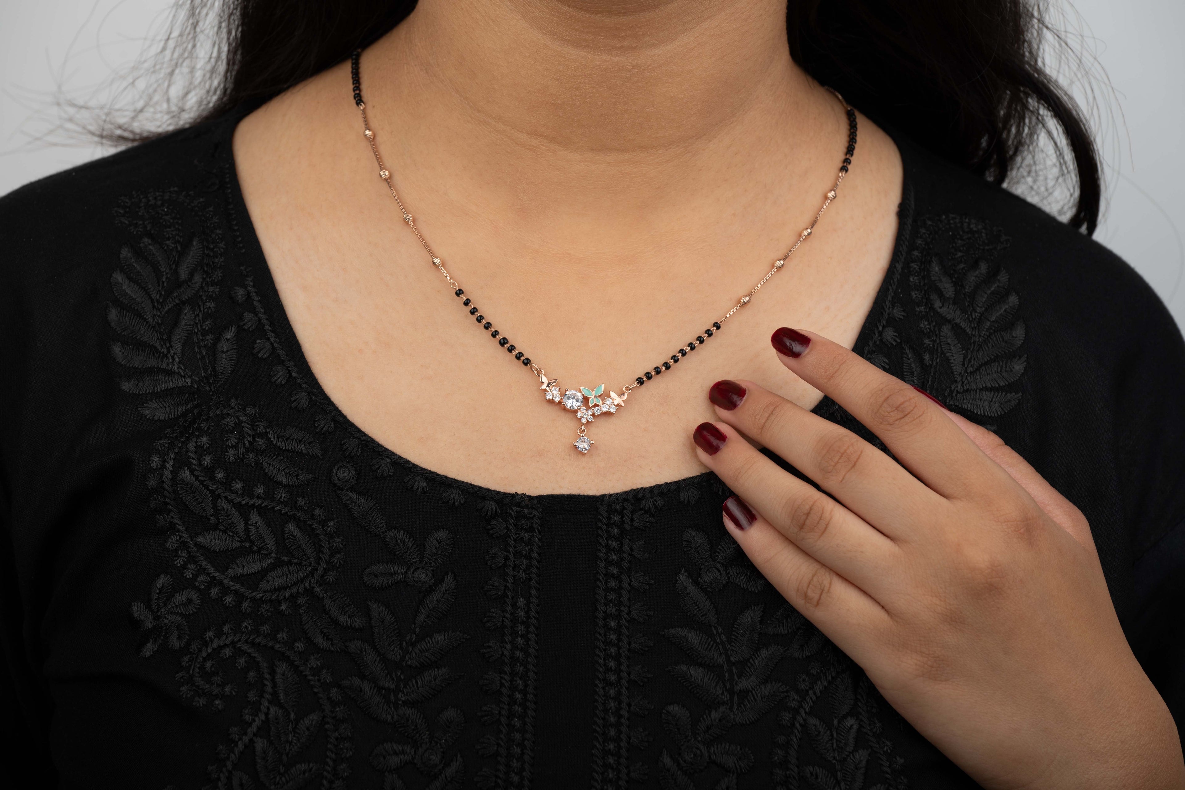 Petal charm (Rose gold)