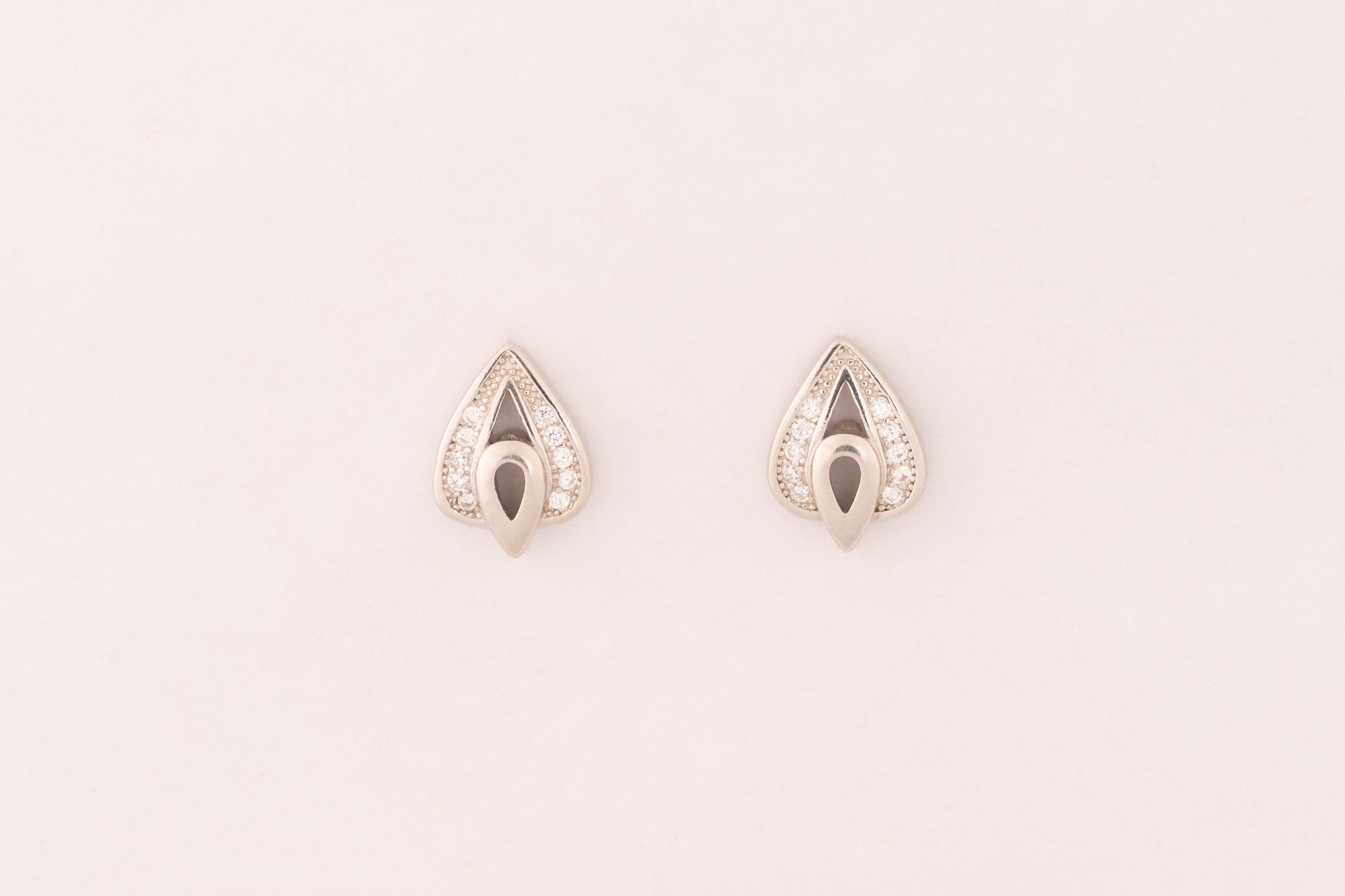 Aera Drop Studs